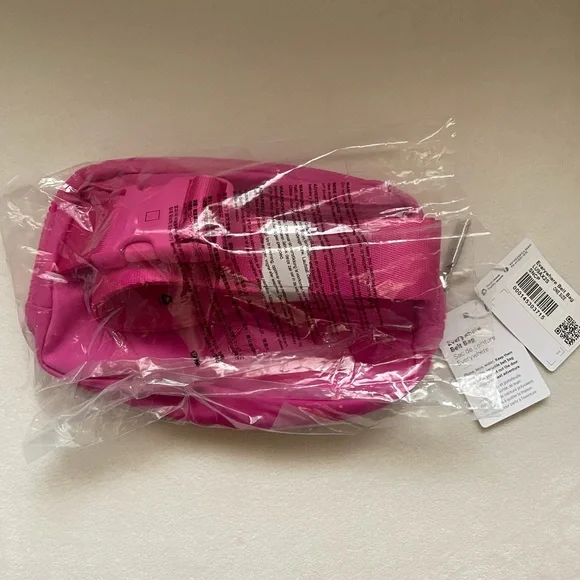 NWT Lululemon Everywhere Belt Bag Sonic Pink Color - Picture 5 of 9